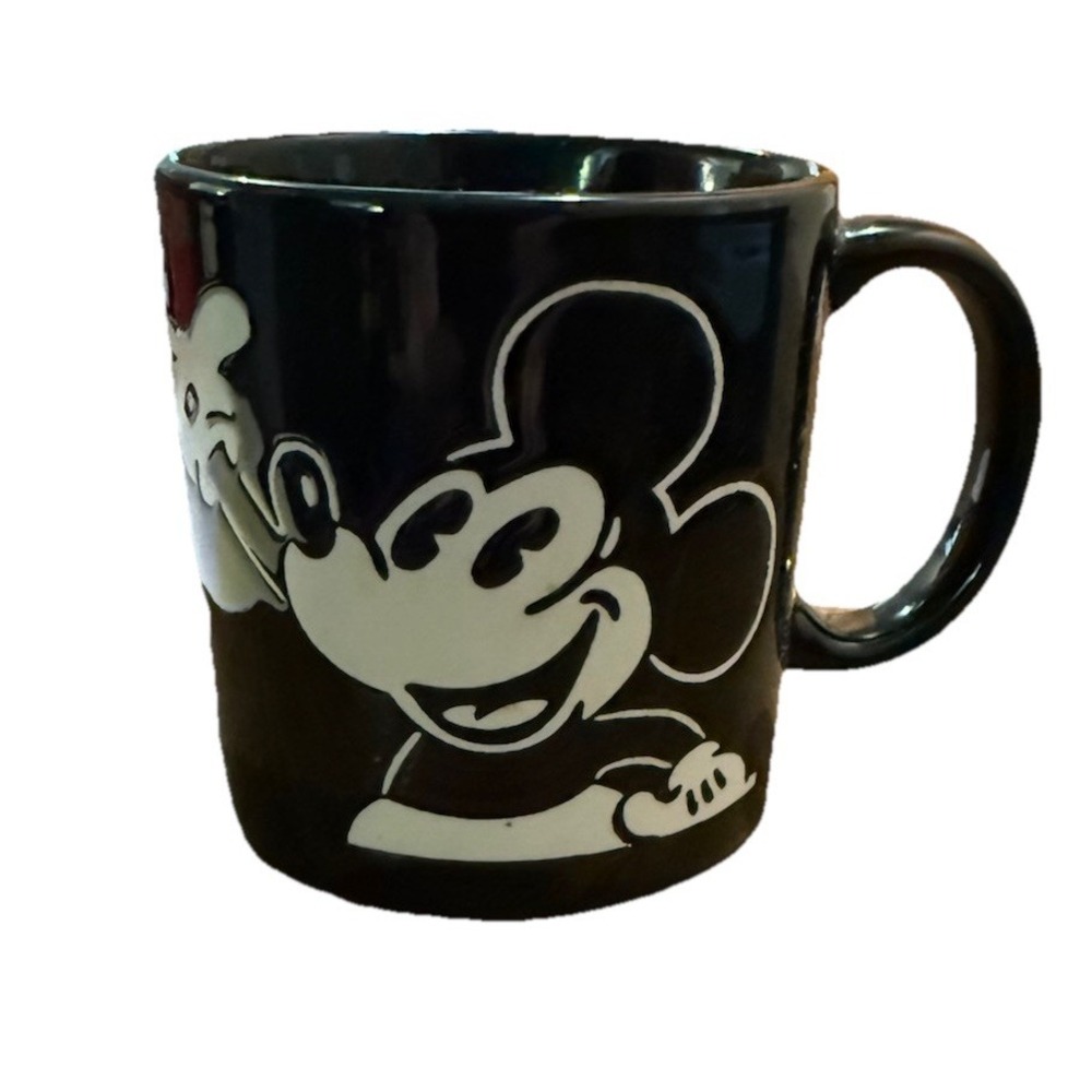 DISNEY MICKEY MOUSE COFFEE, TEA MUG, 12 OUNCES CUP BLACK WHITE IN ORIGINAL BOX